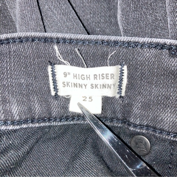 Madewell 9” High Riser Skinny Skinny Black Distressed Jeans Raw Hem Size 25 - Picture 10 of 10